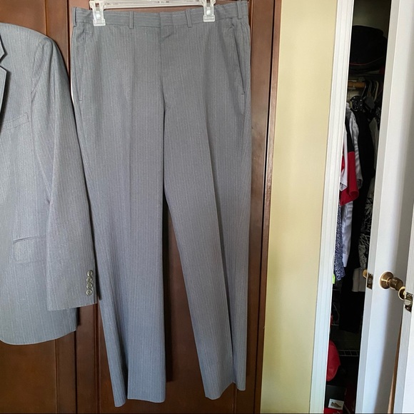 Grey Suit Set by Haspel - Picture 3 of 9